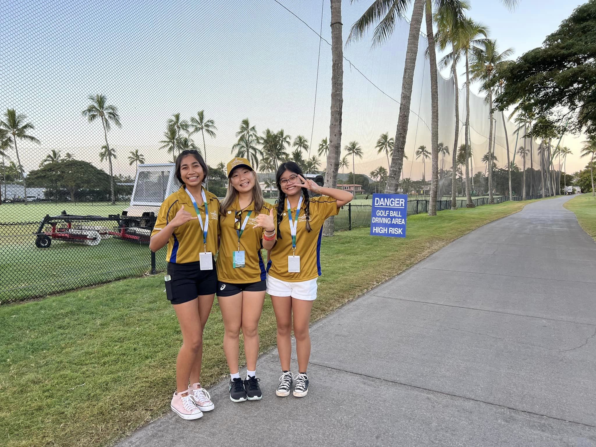 MOANALUA LIONS & MOANALUA HIGH SCHOOL LEOS serving at Field Marshalls and ground support at the 2023 Sony Open.